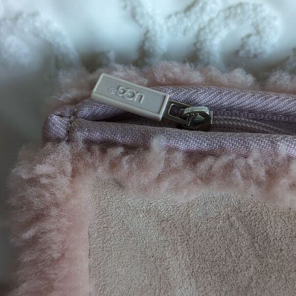 UGG 🩷 Pink Shearling Shoulder Bag/ Clutch / Hand Warmer Handbag - Picture 8 of 15